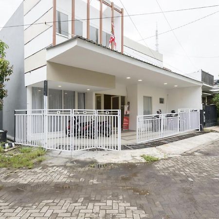 Reddoorz Syariah @ Griya Shanta Μαλάνγκ Εξωτερικό φωτογραφία